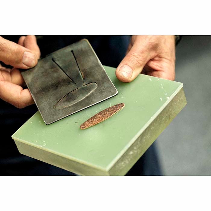 Työstötyökalu pienelle renkaalle, R1