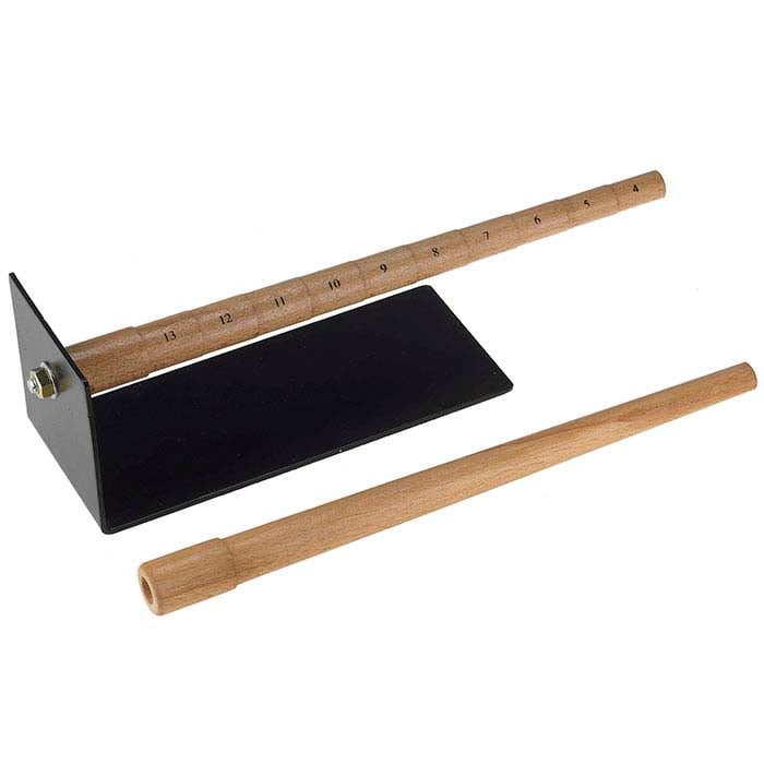 Stegad och slät trä-ringmandrelset med bas