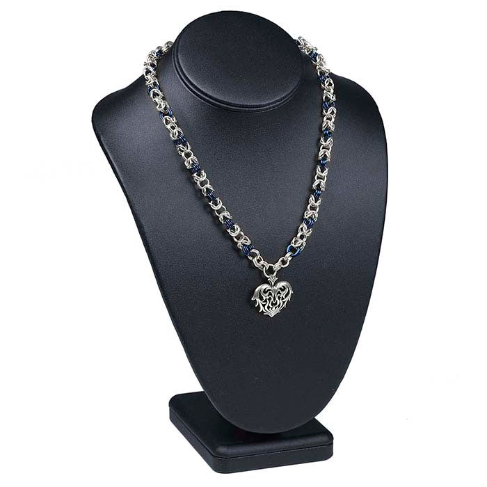 Sort halskæde bustedisplay i imiteret læder