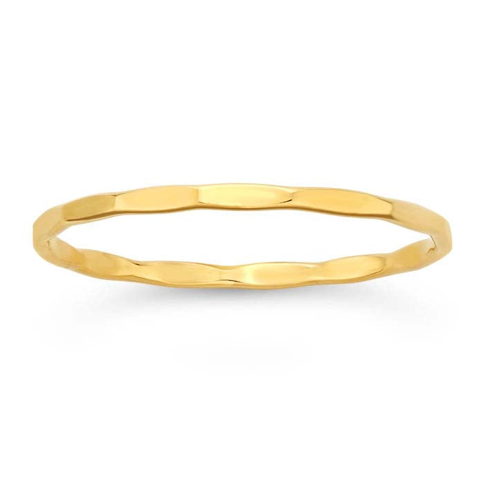 Anillo apilable facetado de oro amarillo 14K