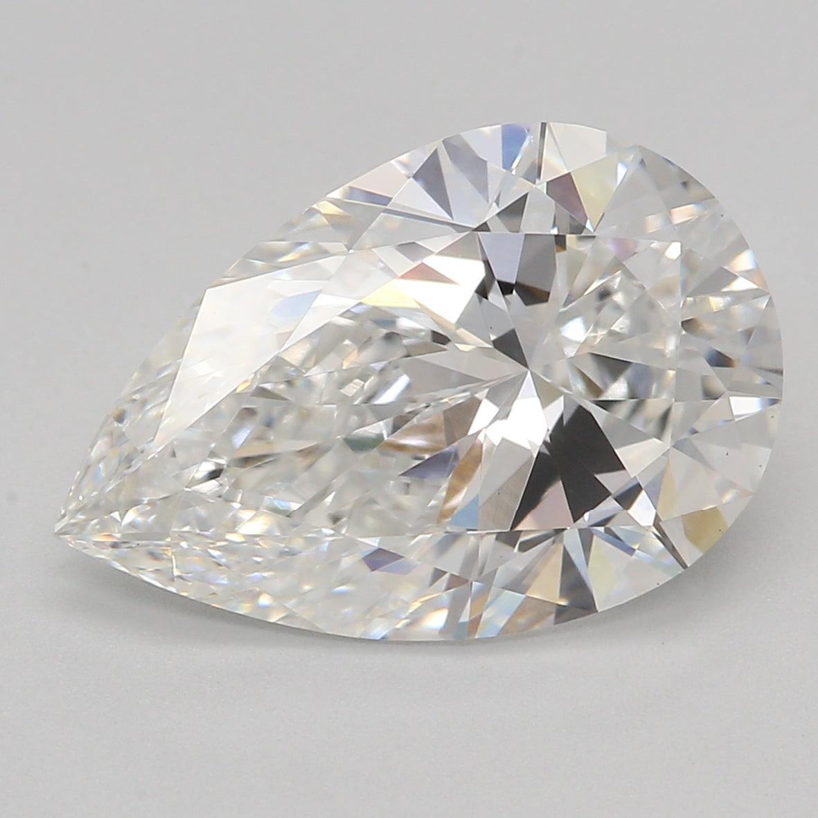 Diamant synthétique 2,76 ct, Poire, E, VS2