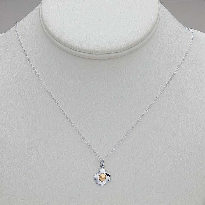 Halskette mit Spiegelei aus Sterlingsilber und bronzenem Eigelb