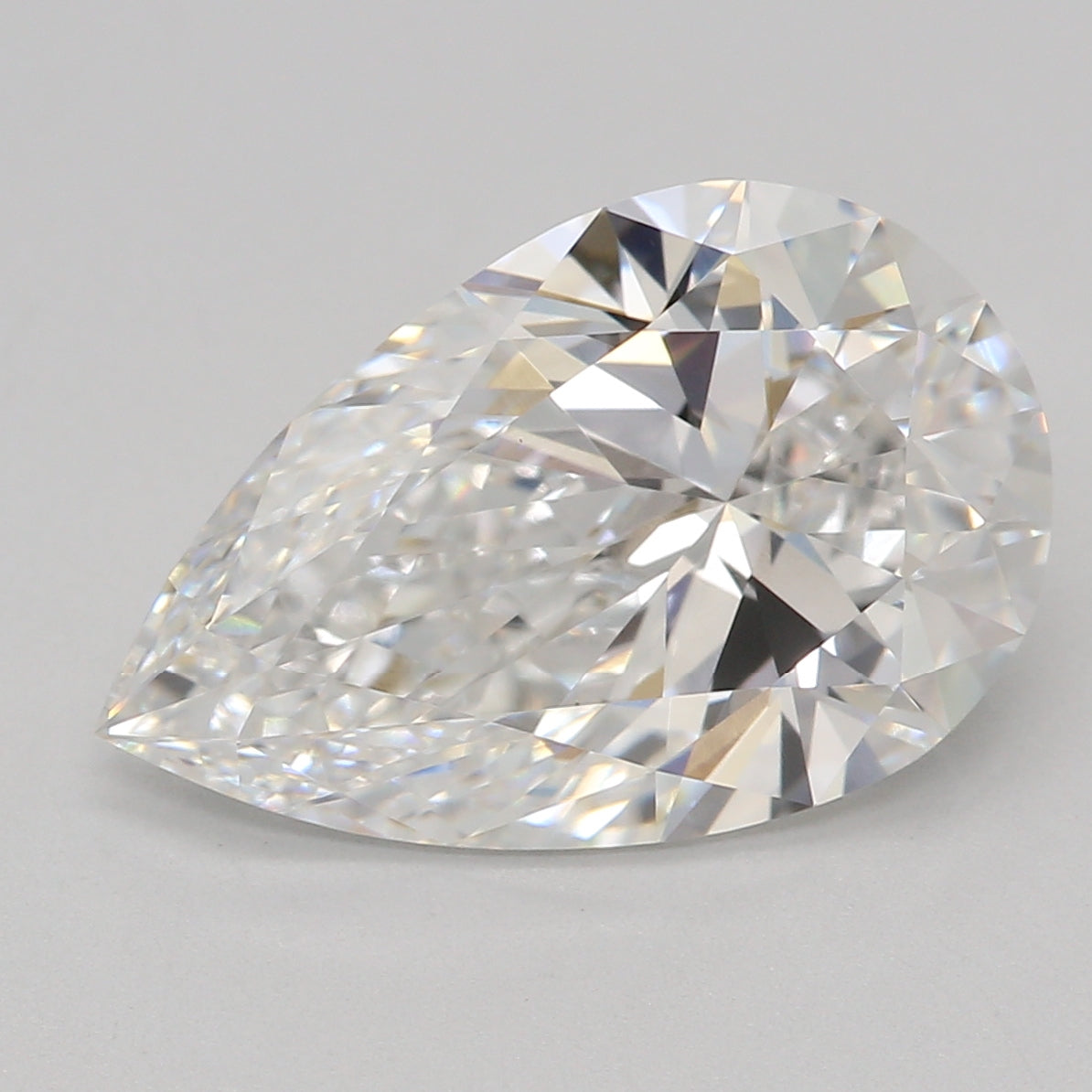 Laboratoriedyrket diamant 2,58 ct, pære, E, VVS2