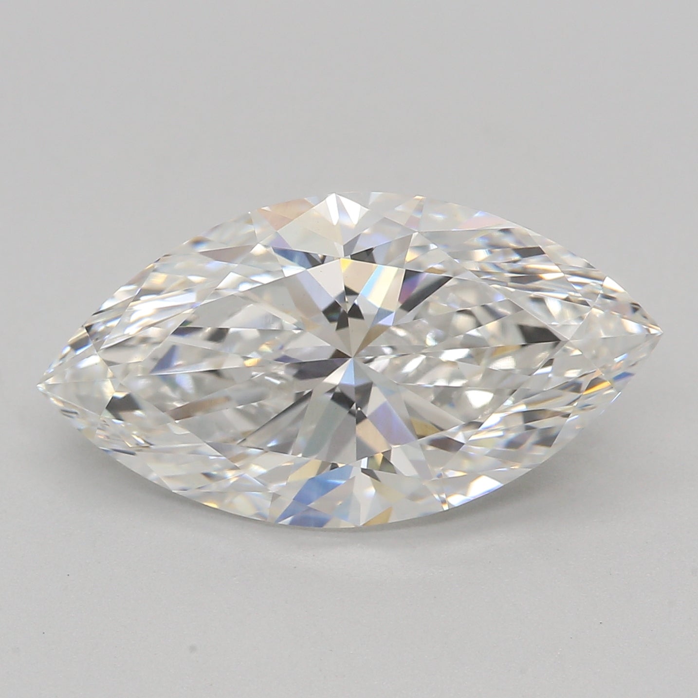 Laboratorijoje užaugintas deimantas 3,08 ct, markizė, E, VS1