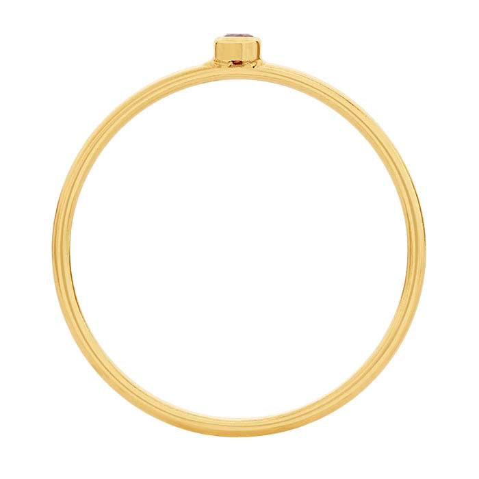 Pierścionek z czerwonymi cyrkoniami, pozłacany żółtym złotem 14/20