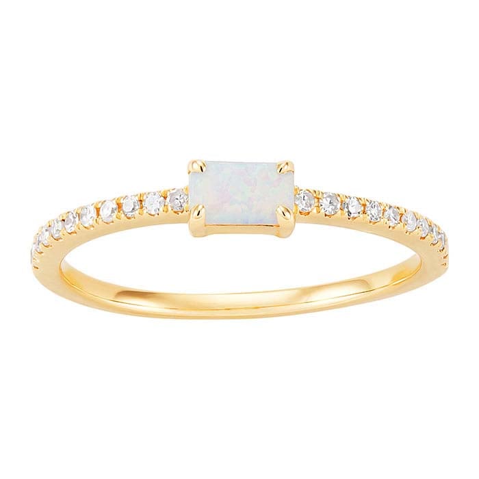 Im Labor gezüchteter Ring aus Gelbgold mit Opal- und Diamantbesatz