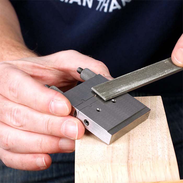 Economy Miter-Cutting Vise and Jig