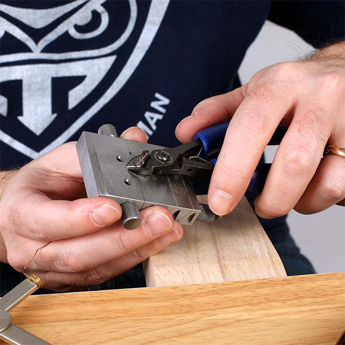 Miter-Cutting Vise and Jig 45°, 60° and 90° Angles