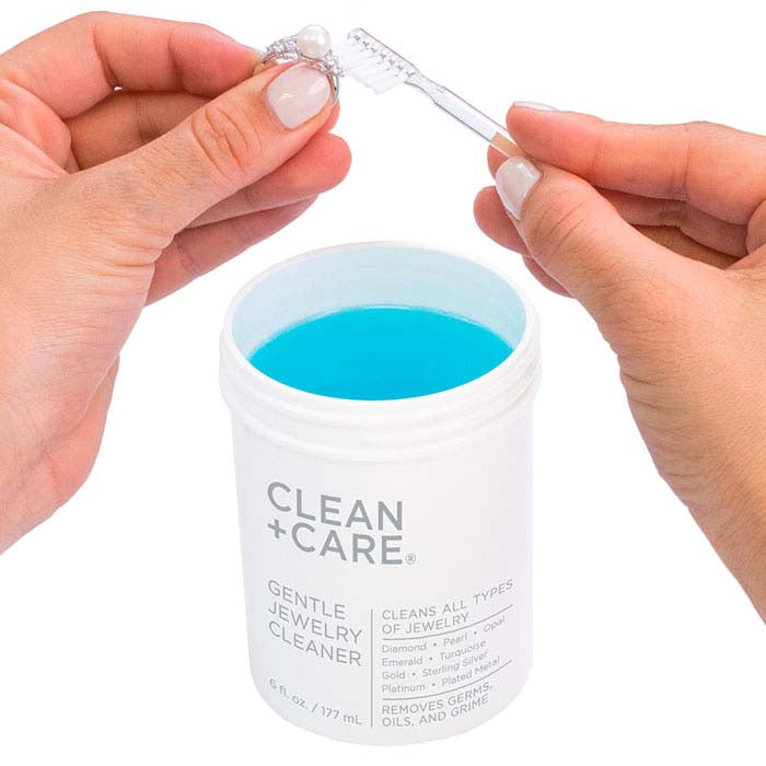طقم تنظيف المجوهرات Clean + Care®