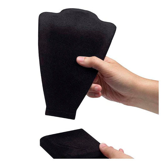 عرض تمثال للقلائد والأقراط من المخمل الأسود الفاخر