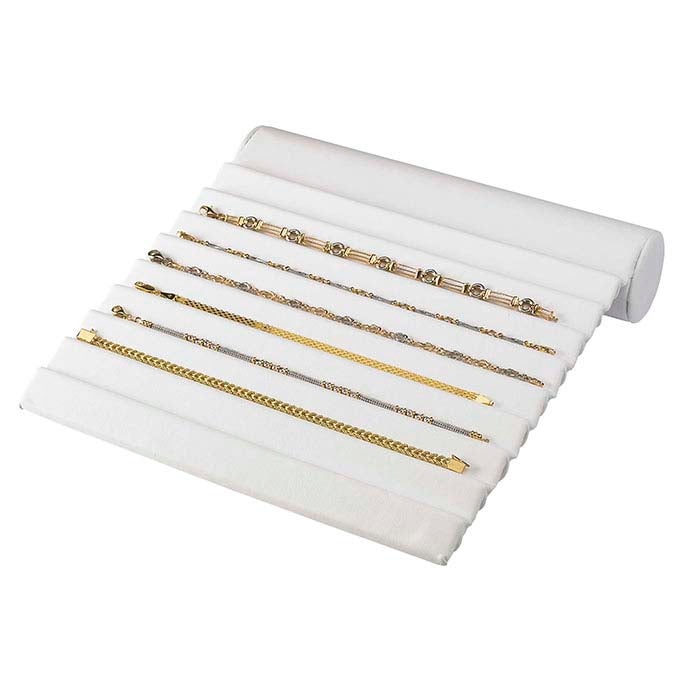 सफेद नकली चमड़े का तिरछा कंगन प्रदर्शन