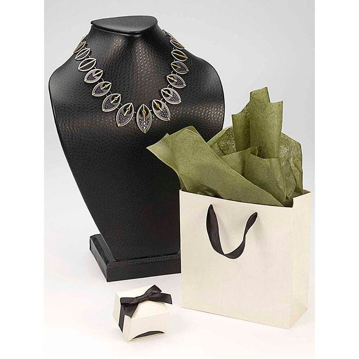 Crème linnenstructuur papieren tas met zwarte satijnen lintgreep