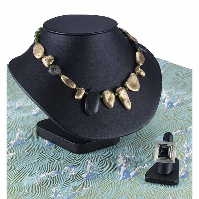 काला नकली चमड़े का हार बस्ट प्रदर्शन