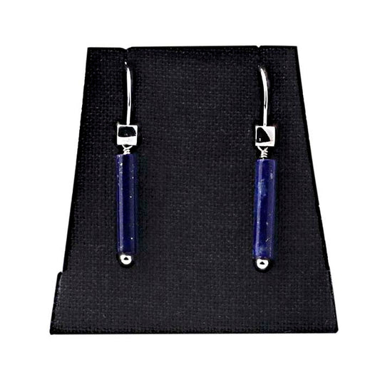 حامل عرض من الكتان الأسود للقلائد أو الأقراط