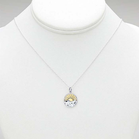 Halskette „Berg“ aus Sterlingsilber mit bronzenen Sonnenstrahlen